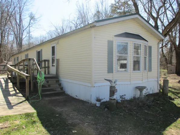 35345 Sweet Lake Dr, Gobles, MI 49055