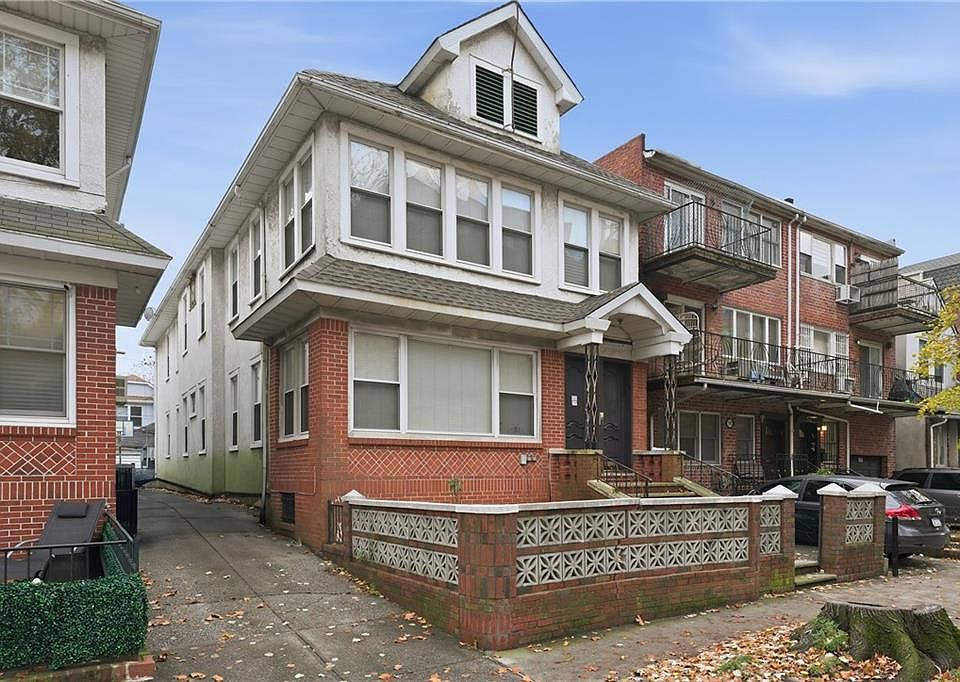 1st image of 1596 E 17th St