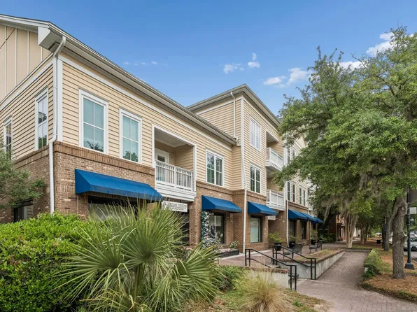 250 Seven Farms Dr Unit 302, Daniel Island, SC 29492