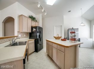 1787 Oakmont Cir, New Braunfels, TX 78132