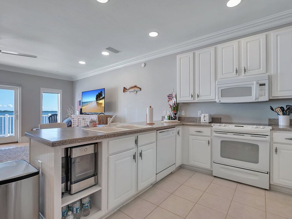 1646 Alligator Dr 319, Alligator Point, FL 32346 Zillow
