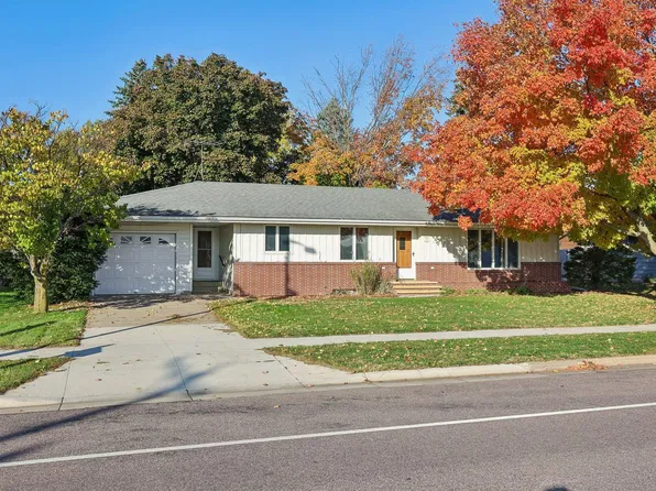 318 S Meridian St, Belle Plaine, MN 56011