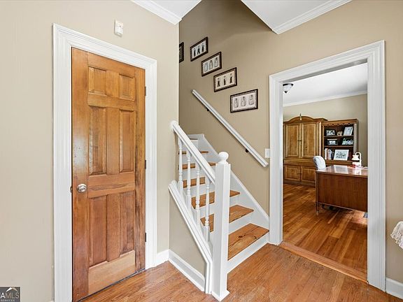 3rd image of 250 Kingswood Dr