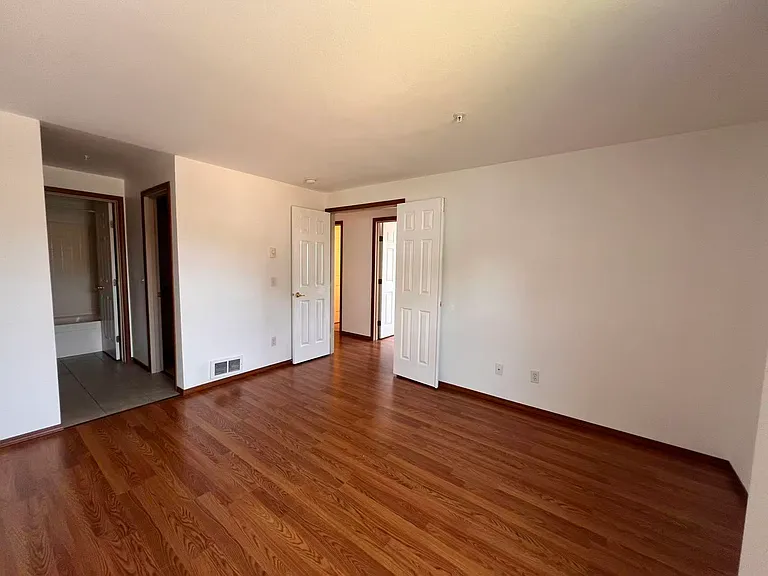 1160 Monroe Ave NE #D6 — Photo 15