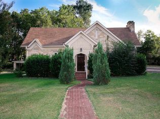 502 E Neches St, Palestine, TX