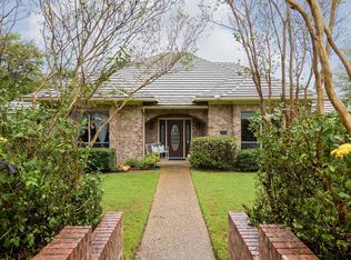 317 Creekwood Dr, Lancaster, TX 75146