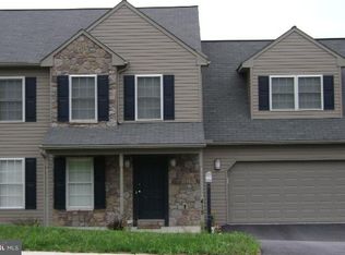 415 N Burberry Ln, Mount Wolf, PA 17347