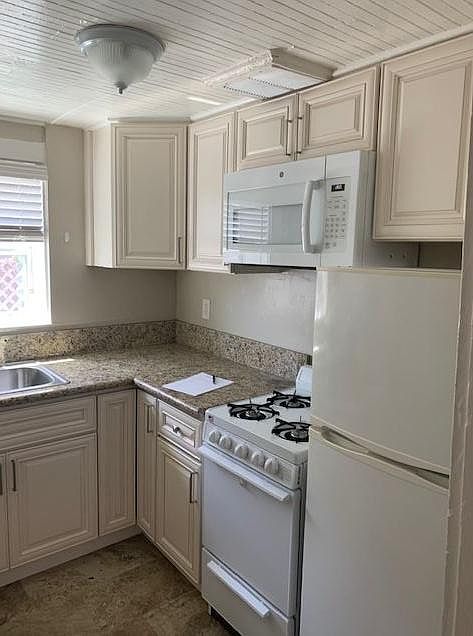 1st image of 1220 W Olive St APT 3