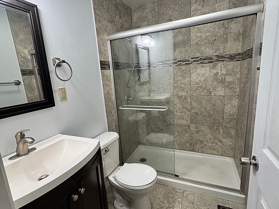 2nd image of 136 Fairfield Ave #2