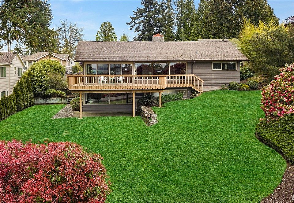 1st image of 740 14th Ave W