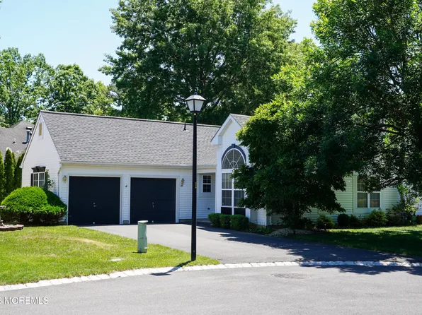 21 Tudor Court, Jackson, NJ 08527