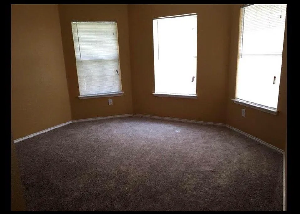 3 bed, 1816 sqft, $2,350 — Photo 4