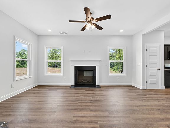 4th image of 335 Yancey Rd