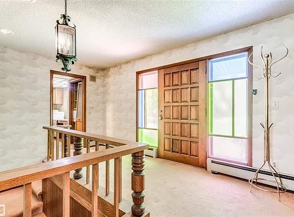 4th image of 215 Brenlyn Ln