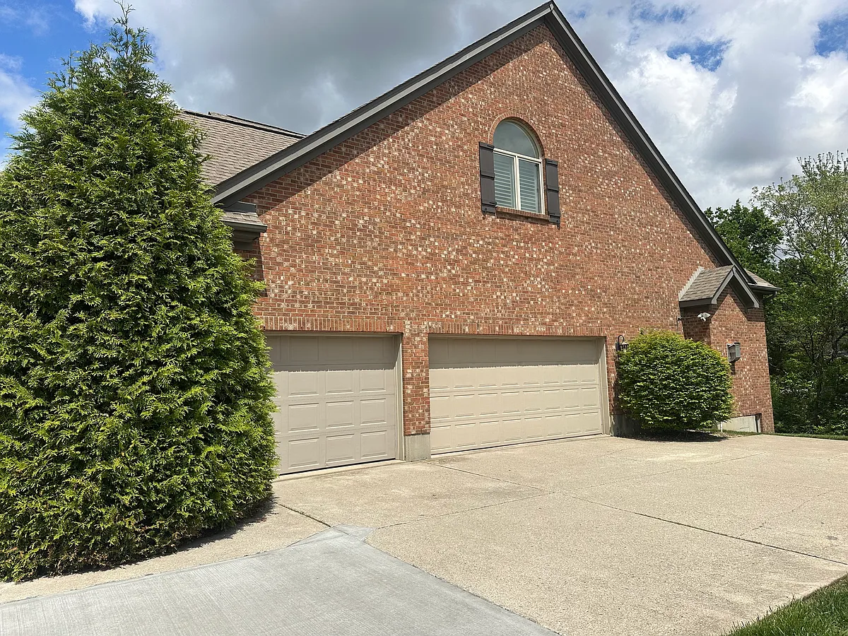 Building Photo - 6451 Shady Oak Ln