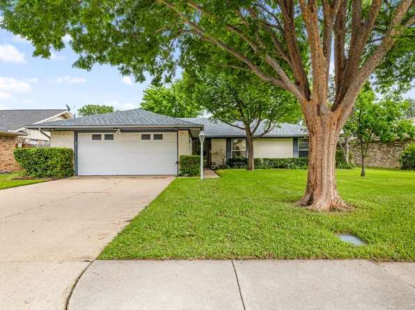 2110 Brentwood Ln, Carrollton, TX 75006