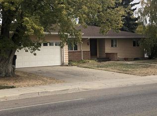 417 11th St E, Williston, ND 58801