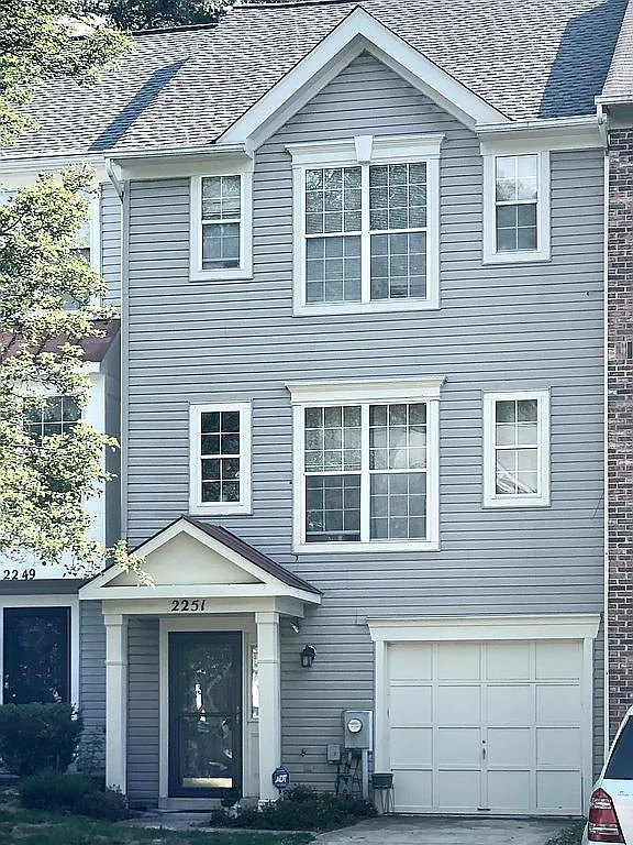 2251 Commissary Cir photo 1