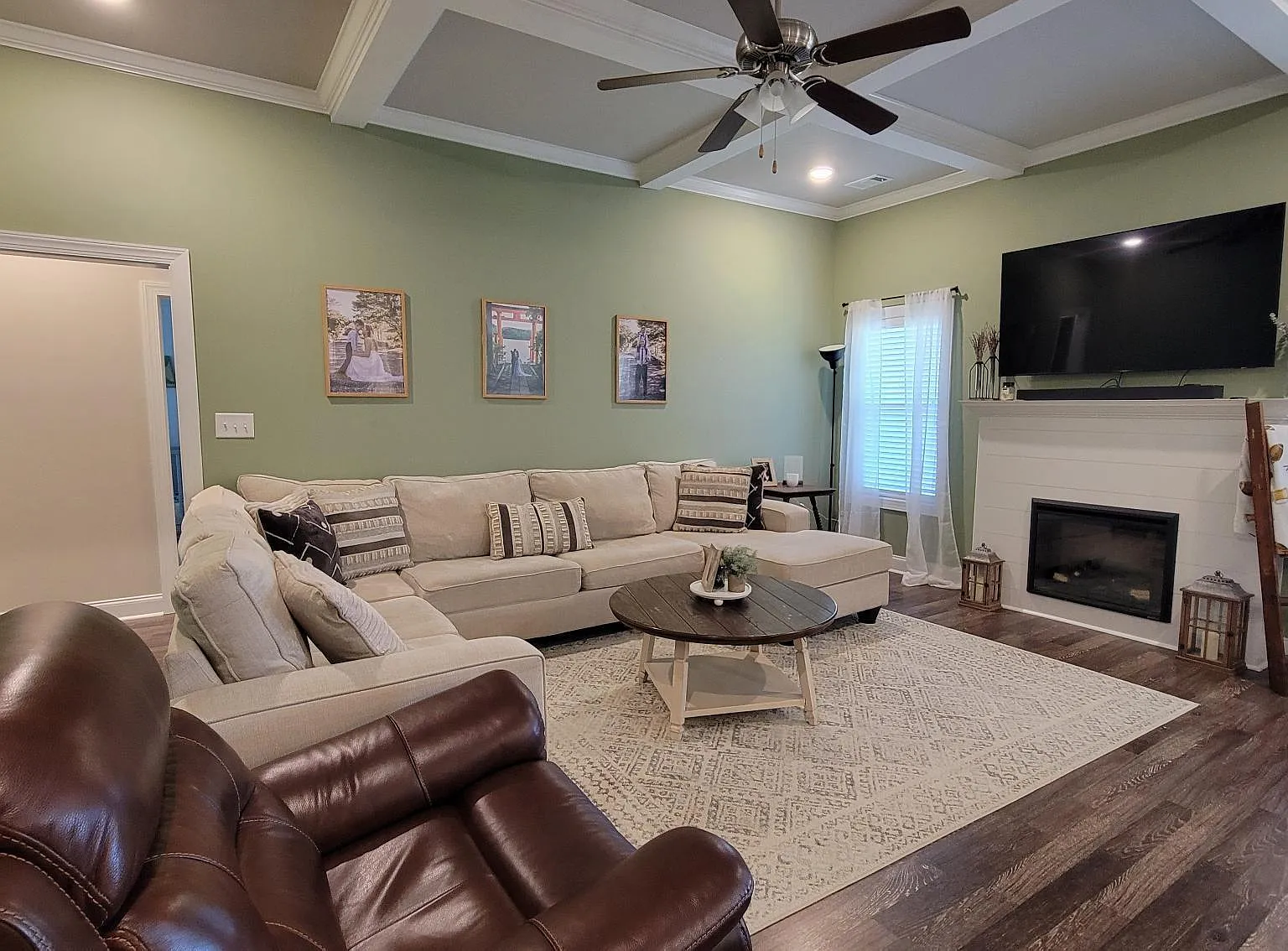 4 bed, 2.0 bath, 1792 sqft, $2,200 — Photo 3