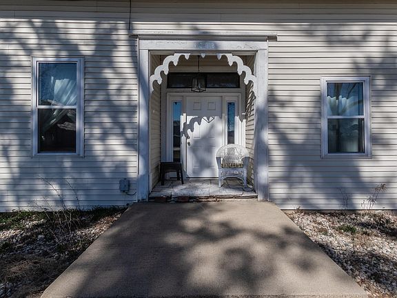 2nd image of 1008 E Us Highway 52