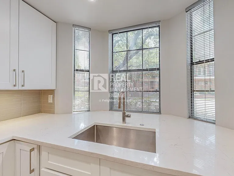 4307 Gilbert Ave #306 — Photo 11