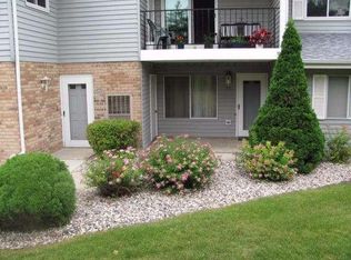 1133 Sunnyslope Dr, Racine, WI 53406