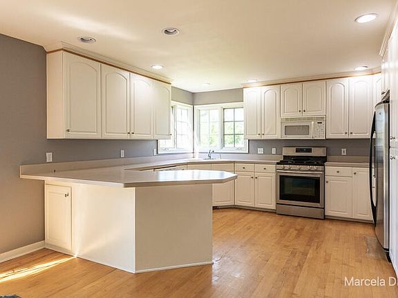 4th image of 1560 Joseph Ln