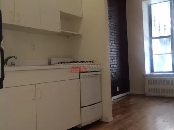208 West 82nd Street #4 in Upper West Side, Manhattan | StreetEasy