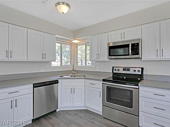 4th image of 1516 Newport St