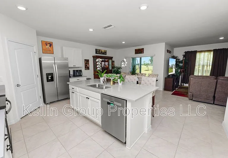 833 Ambleside Dr — Photo 11
