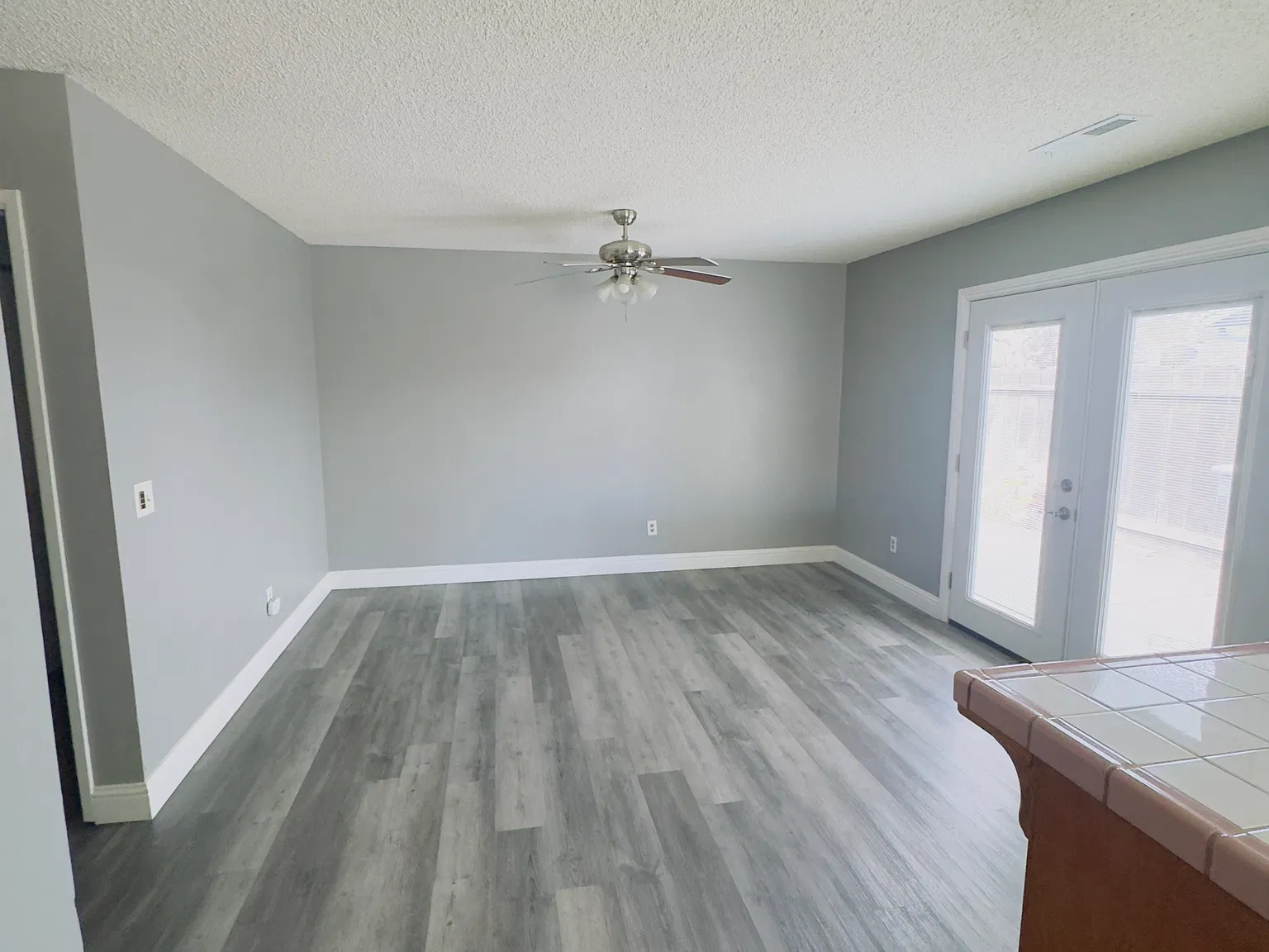 3 bed, 1425 sqft, $2,200 — Photo 2