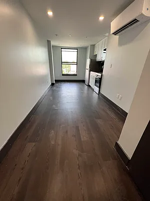 Rented by Delmark Realty LLC | media 5