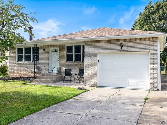 2nd image of 284 Claudette Ct