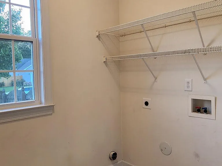 302 Savannah Dr — Photo 15