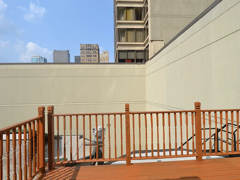 1949 Locust St #4 — Photo 9