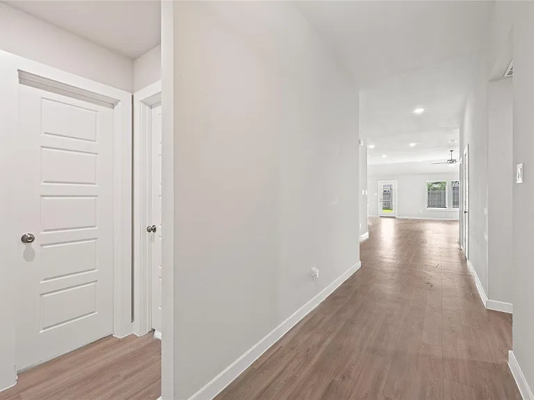 8635 Jetty Glen Dr — Photo 42