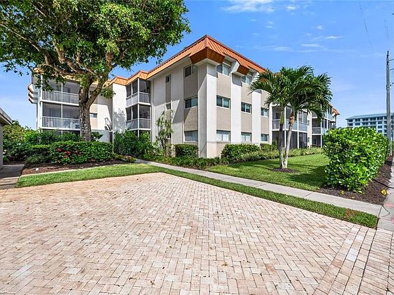 2nd image of 1100 Gulf Shore BLVD N #312