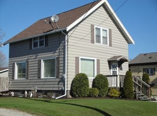 930 S 24th St, Manitowoc, WI 54220