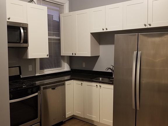 2nd image of 1432 N Western Ave APT 3F