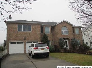 34 Hallister St, Staten Island, NY 10309