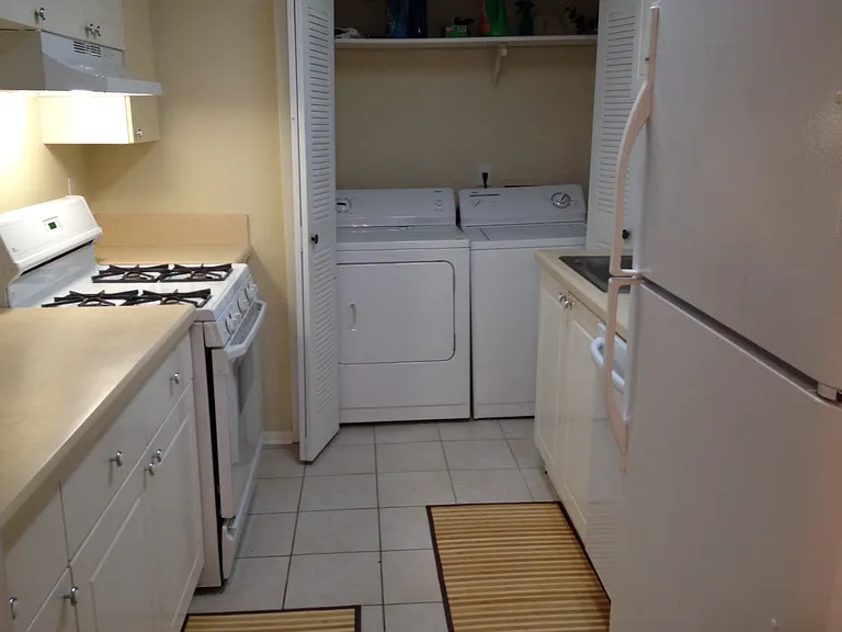 1400 Summit North Dr NE — Photo 9