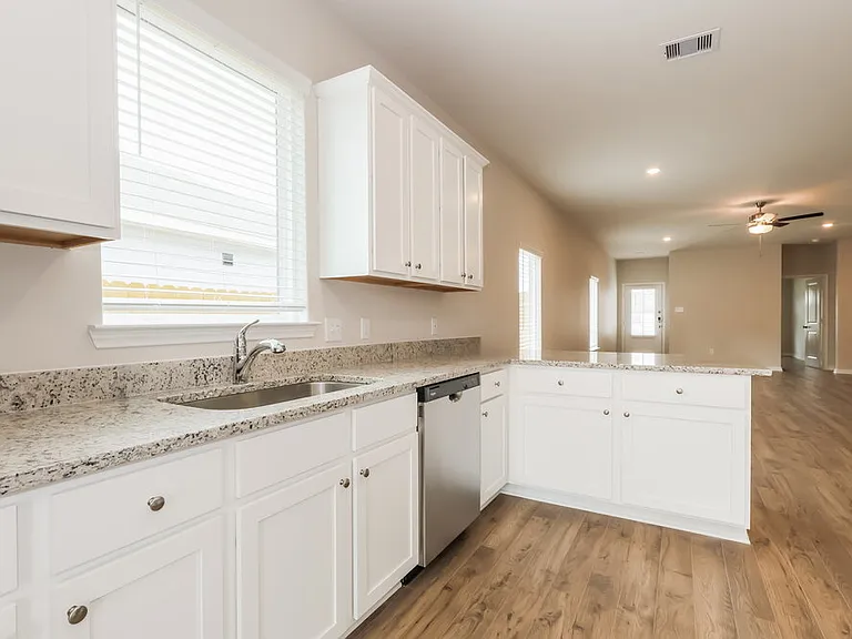 15667 Plum Brook Dr — Photo 7