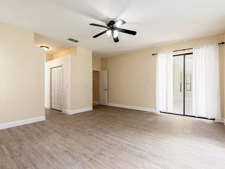 1585 Cherry Ridge Dr — Photo 15