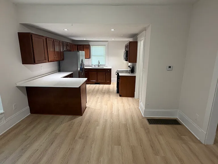 10524 Lee Ave — Photo 6