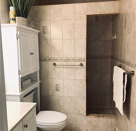 4th image of 221 SE 9th Ave #105