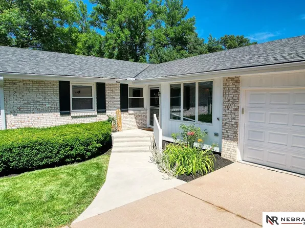 506 Rockhurst Dr, Lincoln, NE 68510