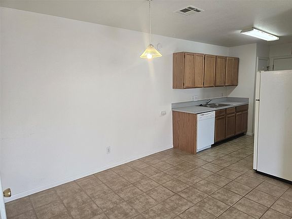 3rd image of 1915 Alex Ave APT B