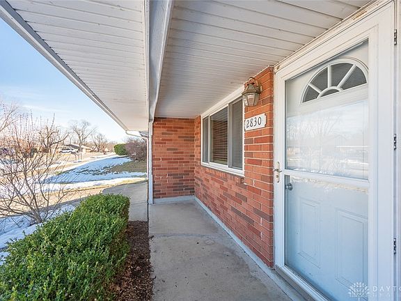 4th image of 2830 Pinegrove Dr