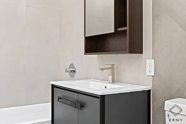 Rented by ERNY LLC | media 36