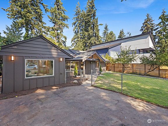 4th image of 21700 55th Avenue W